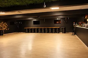 Flower Palace à Saint-Pierre de La Réunion - salle des cours de Salsa et de Bachata de Saint-Just & Emma, le mercredi soir